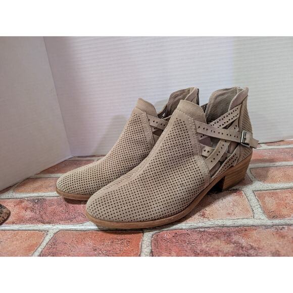 Vince Camuto Womens Leather Pranika Ankle Bootie Zip Buckle Closure Beige Sz 8 M - Picture 9 of 9